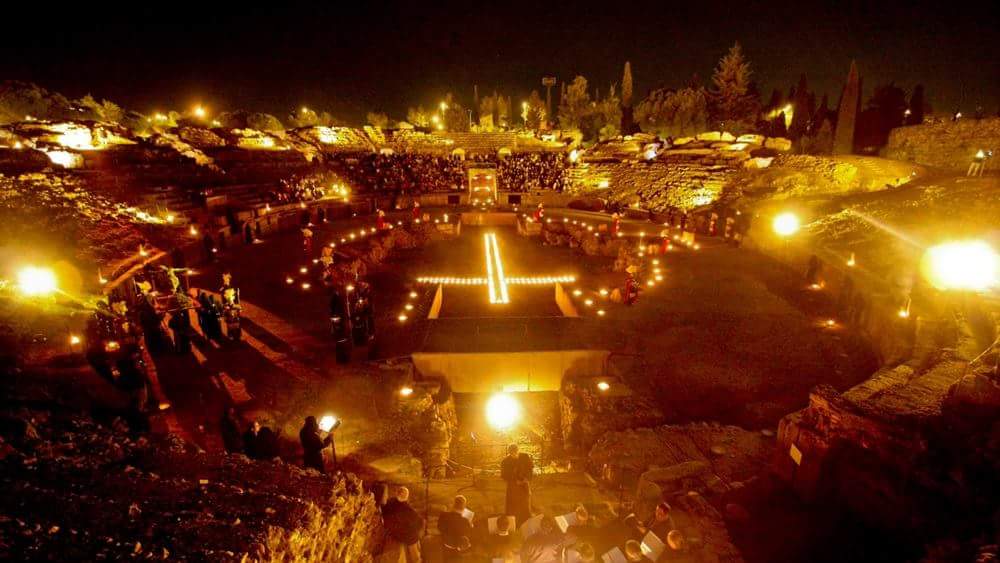 HostalAnas's tweet photo. Se acerca la Semana Santa en Mérida, no te quedes sin tu habitación, reserva ya.
#SemanaSanta #MeridaMuchoQueVer https://t.co/KgoDKEG0SO