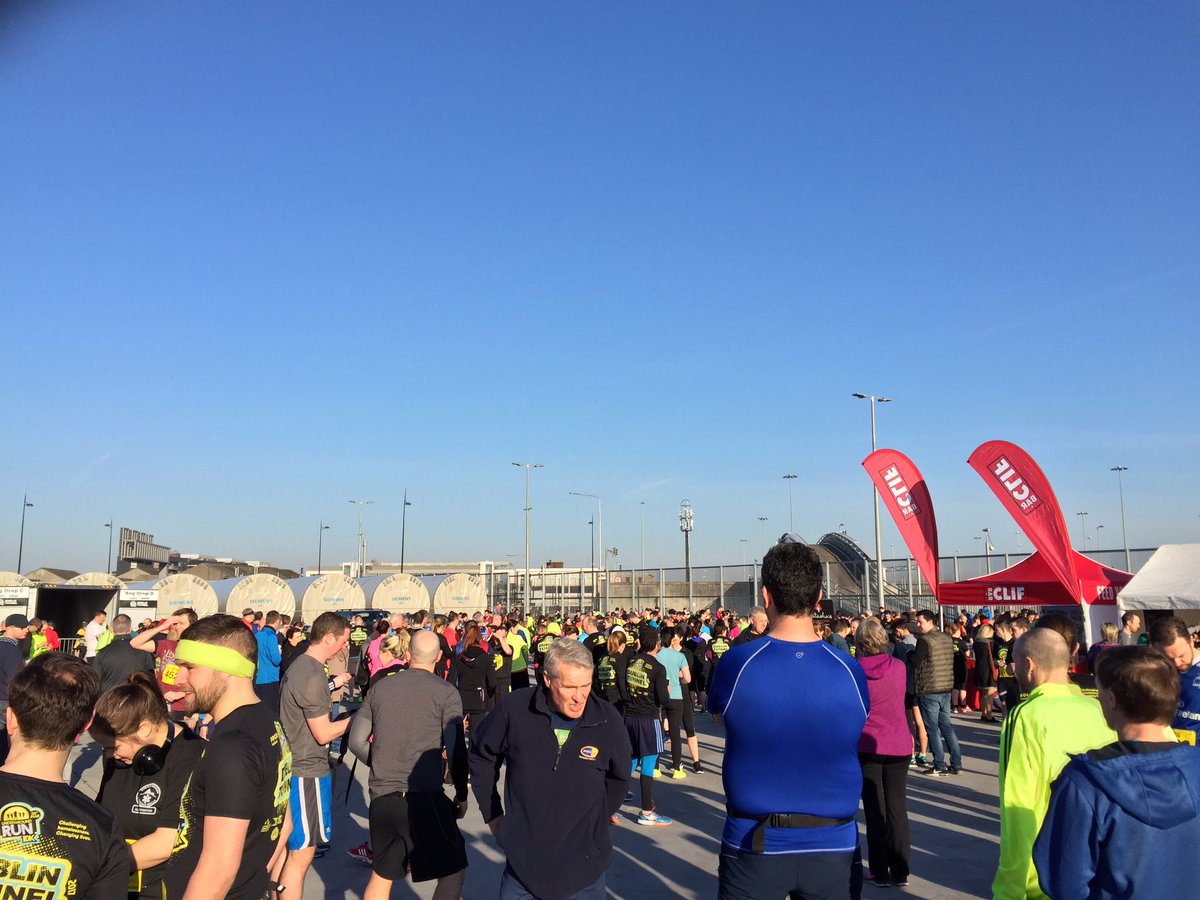 UndergroundRuns's tweet photo. 30 minutes to the off, great crowds at the Urban Village! #tunnelrun2017 https://t.co/071eoHcceK