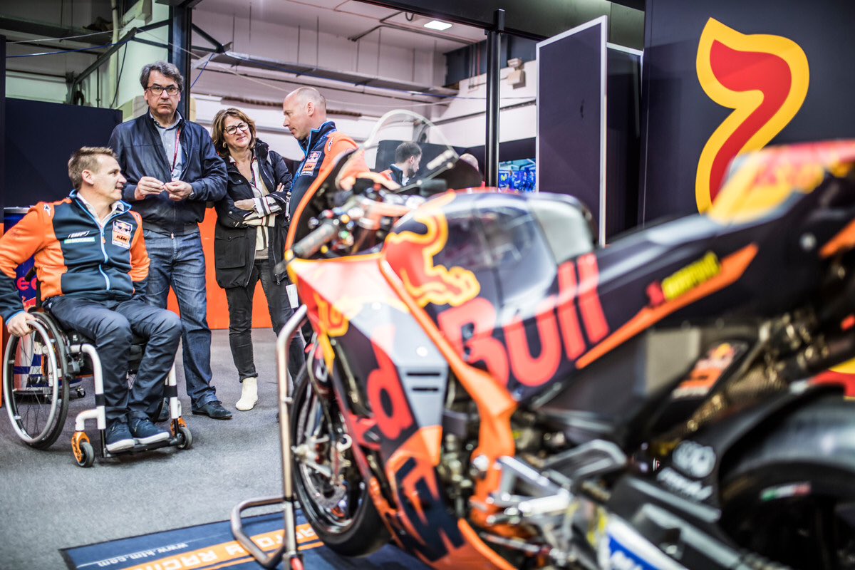 KTM_Racing's tweet photo. PICTURES Saturday @MotoGP #QatarGP with @polespargaro & @BradleySmith38 now on #KTM MEDIA LIBRARY.
🖥 https://t.co/07CeHwKniF
📷 #MarcinKin https://t.co/F9az7lP8qy
