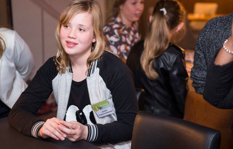 Ontwerpster <a href="/klassekadoAA/">klassekado</a> #Baarn en helpt ook mee producten maken. #Talentontwikkeling #schoolwebwinkel #webshop