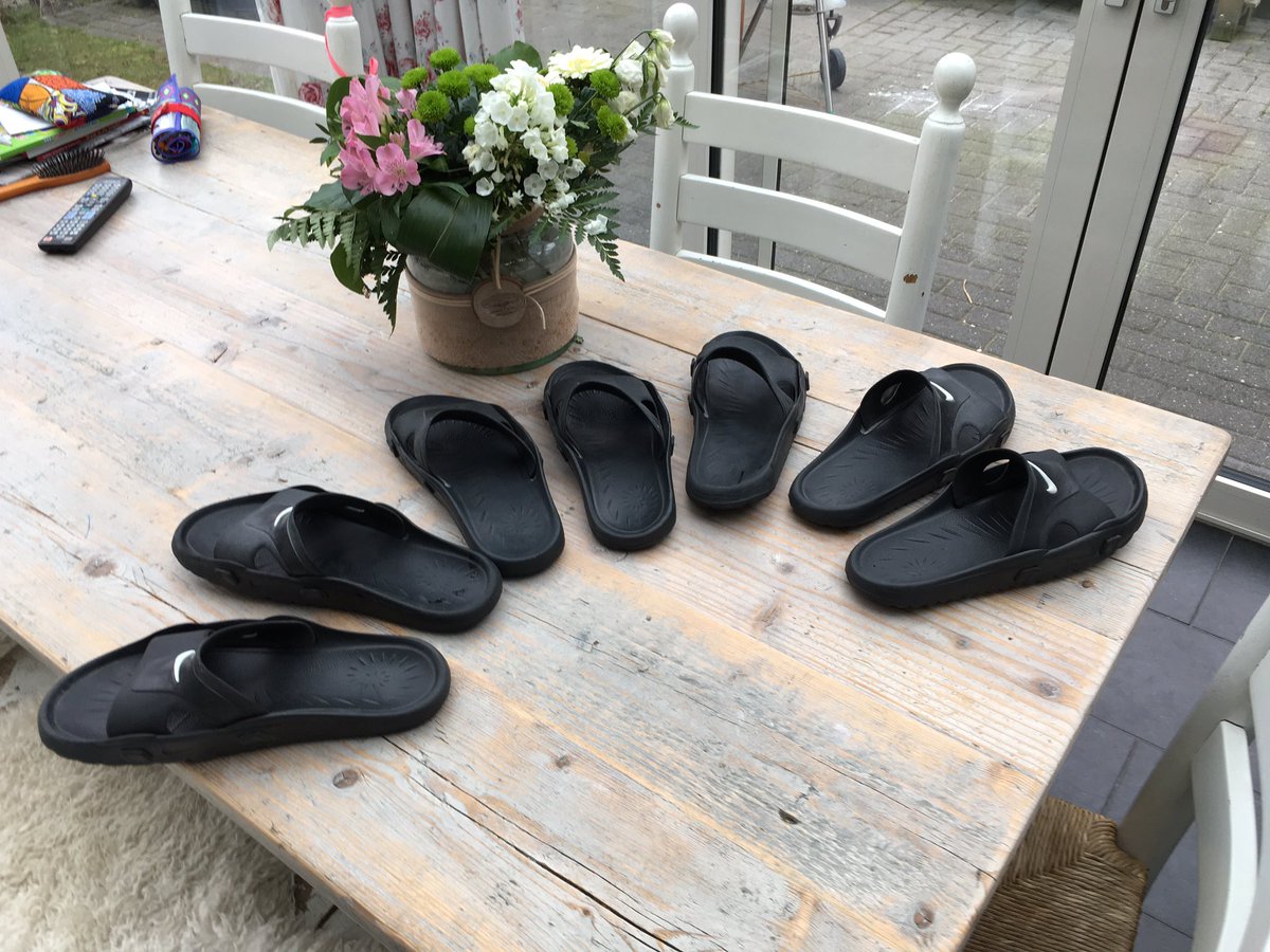 Hallo <a href="/nike/">Nike</a> nl, hoe kan het dat mijn linker slipper altijd kapot gaat? Is het nog iets voor een zwemmende paralympiër?