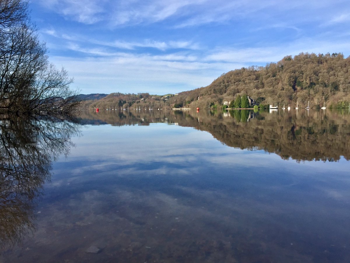 familywalklakes's tweet photo. #windermere #ferry #claifeheights #adventure #sunshine #familywalks #farsawry #publater https://t.co/mwkjFkmkJf