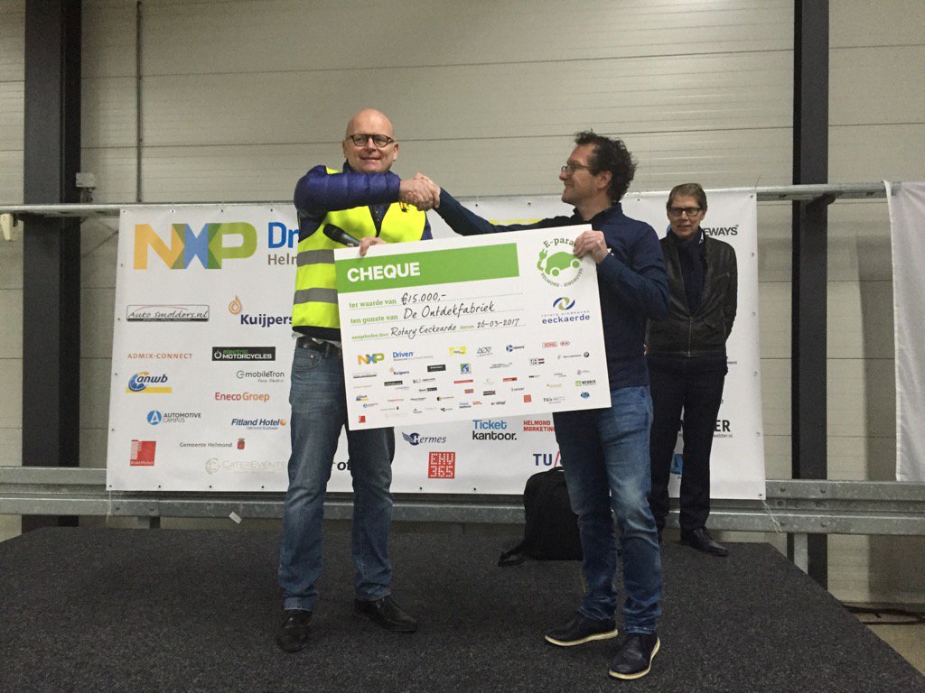 Trots ontvangt <a href="/Ontdekfabriek/">De Ontdekfabriek</a> cheque van 15.000 euro van Rotary Helmond opgehaald met recordpoging elektrisch rijden