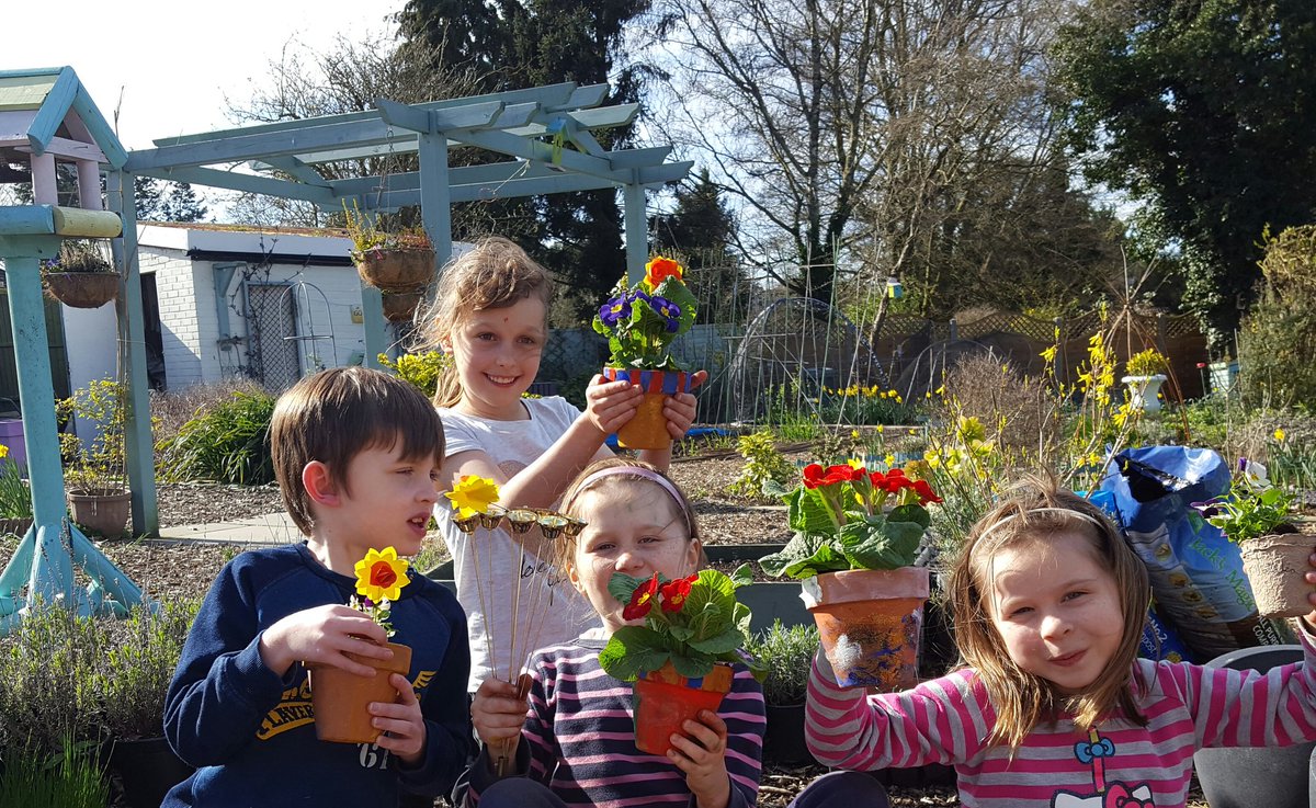 InsperoUK's tweet photo. #HappyMothersDay to all mums here is some of our #gardeningclub children who made this lovely pots for mum #inspero https://t.co/a8eIq79nPA