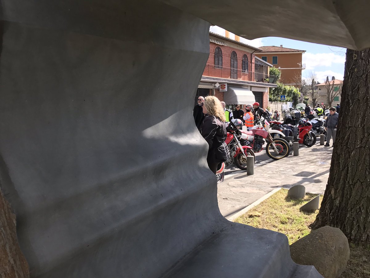SimonaCortona's tweet photo. #umbriamoto benedizione dei caschi a Casa Castalda 🏍 pronti per ripartire @motosprint @UmbriaMoto @TgrRai https://t.co/wbuS8Z4A1l