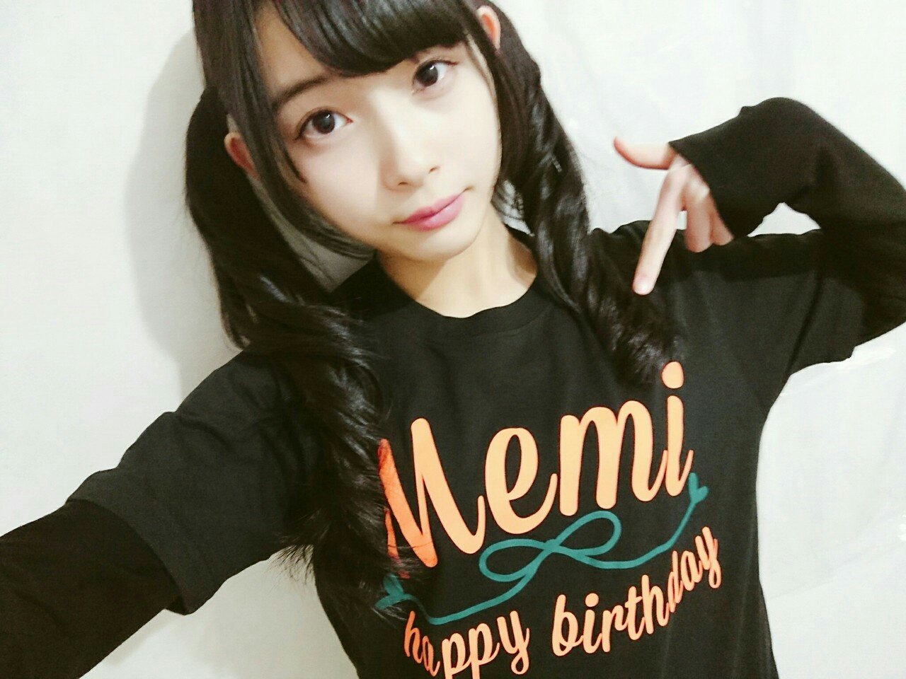 柿崎芽実 直筆サイン入りチェキ