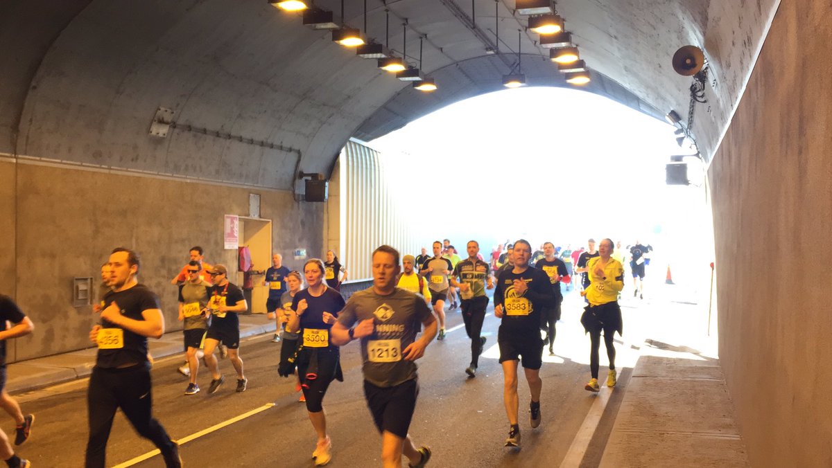 UndergroundRuns's tweet photo. Runners from Wave 2 entering the Tunnel! #tunnelrun2017 https://t.co/fI3n560Ous
