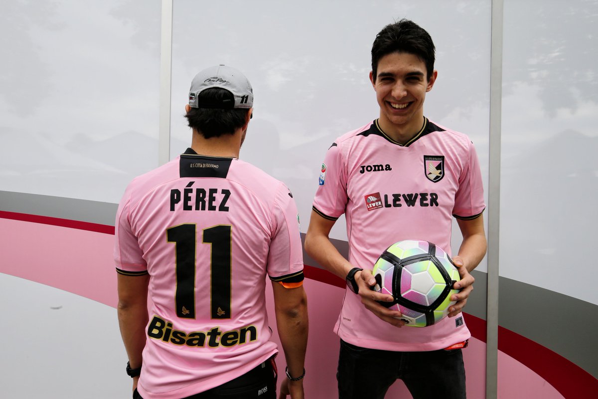 palermocalcioit's tweet photo. La @ForceIndiaF1 è #rosanero! E complimenti per le maglie @SChecoPerez, @OconEsteban 😊 

Qui la photogallery https://t.co/s3DtlM85Yj https://t.co/lE5fvYz7DO