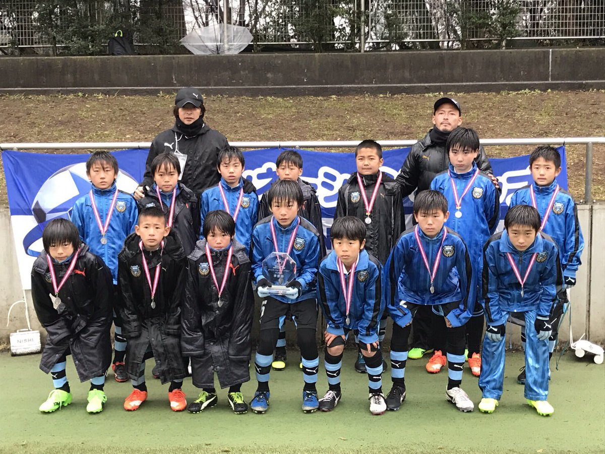 川崎フロンターレ U 12 ダノンカップ 決勝リーグも首位で突破し 決勝トーナメントも決勝戦まで勝ち進み 柏レイソルu 12と対戦 結果は1 1のpk戦までもつれ込み 3 4で惜しくも敗戦 準優勝で今大会を終えました 応援ありがとうございました 運営