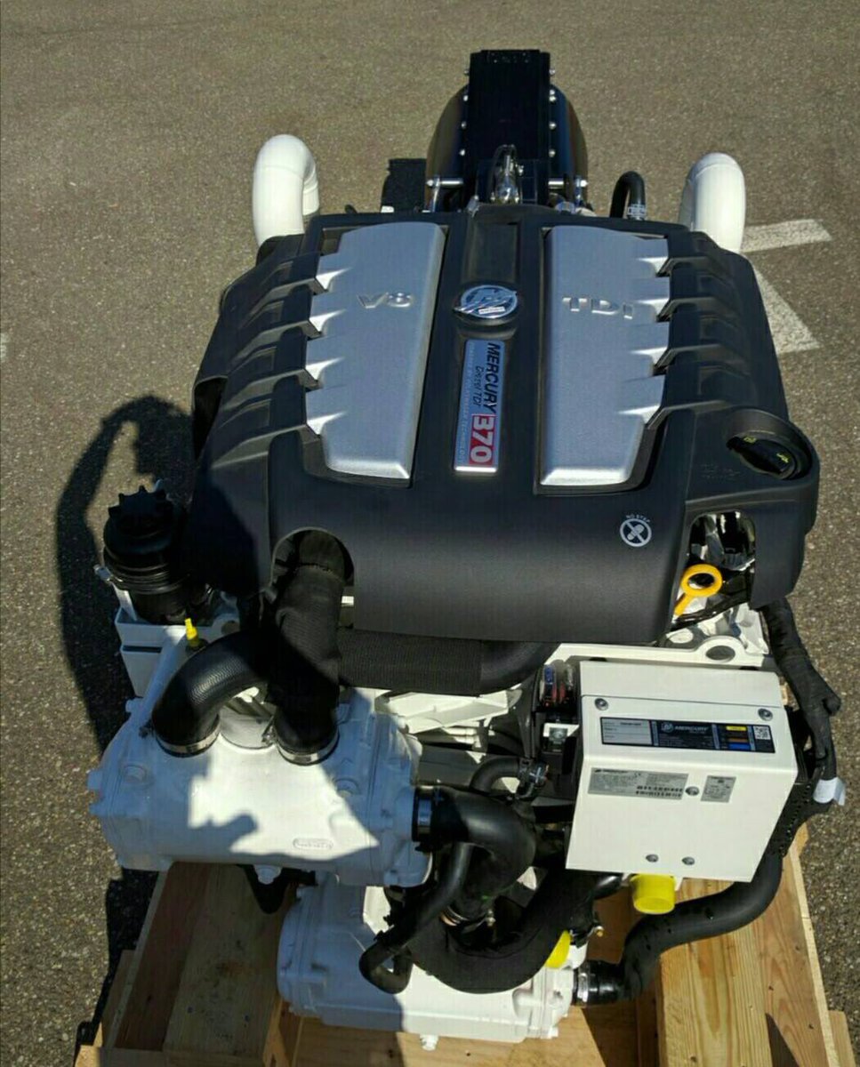 sibarone_'s tweet photo. Fraternita krijgt een nieuwe V8-motor en een tunneldrive staartstuk. Hiermee zijn we de #snelste en #schoonste #watertaxi van #Nederland! https://t.co/IhbCrNIyV0