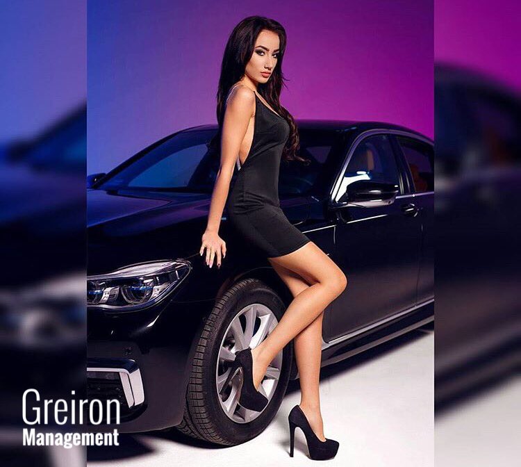 greiron's tweet photo. Donne e auto sono da sempre un inseparabile e fantastica unione.. potevamo noi mancare?? #greiron #carsandgirls https://t.co/fDdc0lqU4t