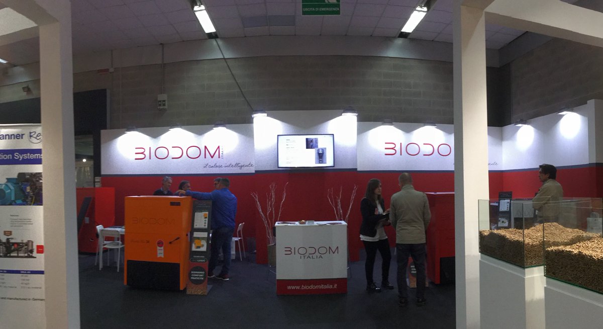 Biodomitalia's tweet photo. Panoramiche dalla fiera Italia Legno Energia #biodom #caloreintelligente https://t.co/u9P5ZanxD1