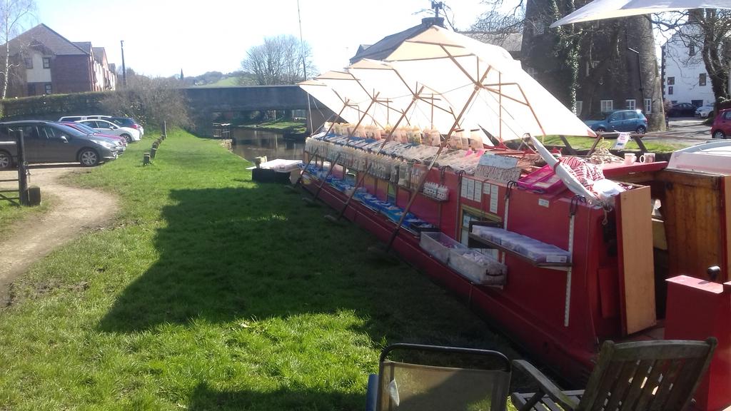 candy_boat's tweet photo. Candy boat open today in Parbold on this sunny Sunday till 4 https://t.co/LHrRFRZkjV