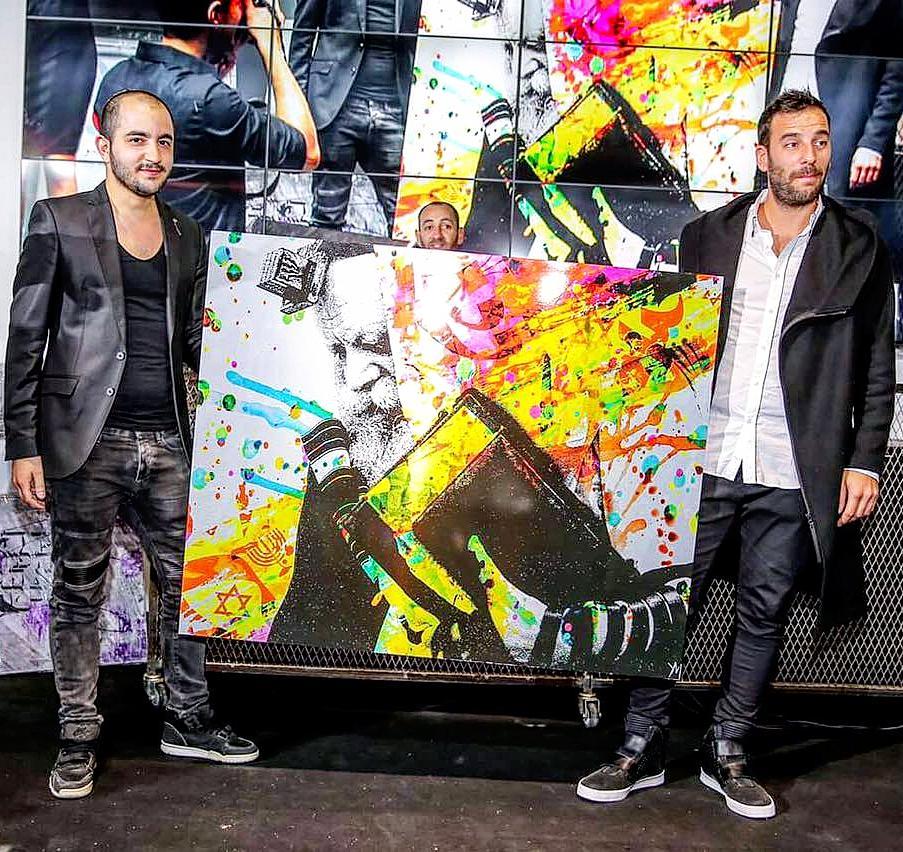 youns_artist's tweet photo. #myart #rabbi #offer #donation #auction #event #gala #charity #levhaimot #lecoeurdesmamans #happy #help #family #artshow #tlv #lovemyjob https://t.co/SPfqUfTC23