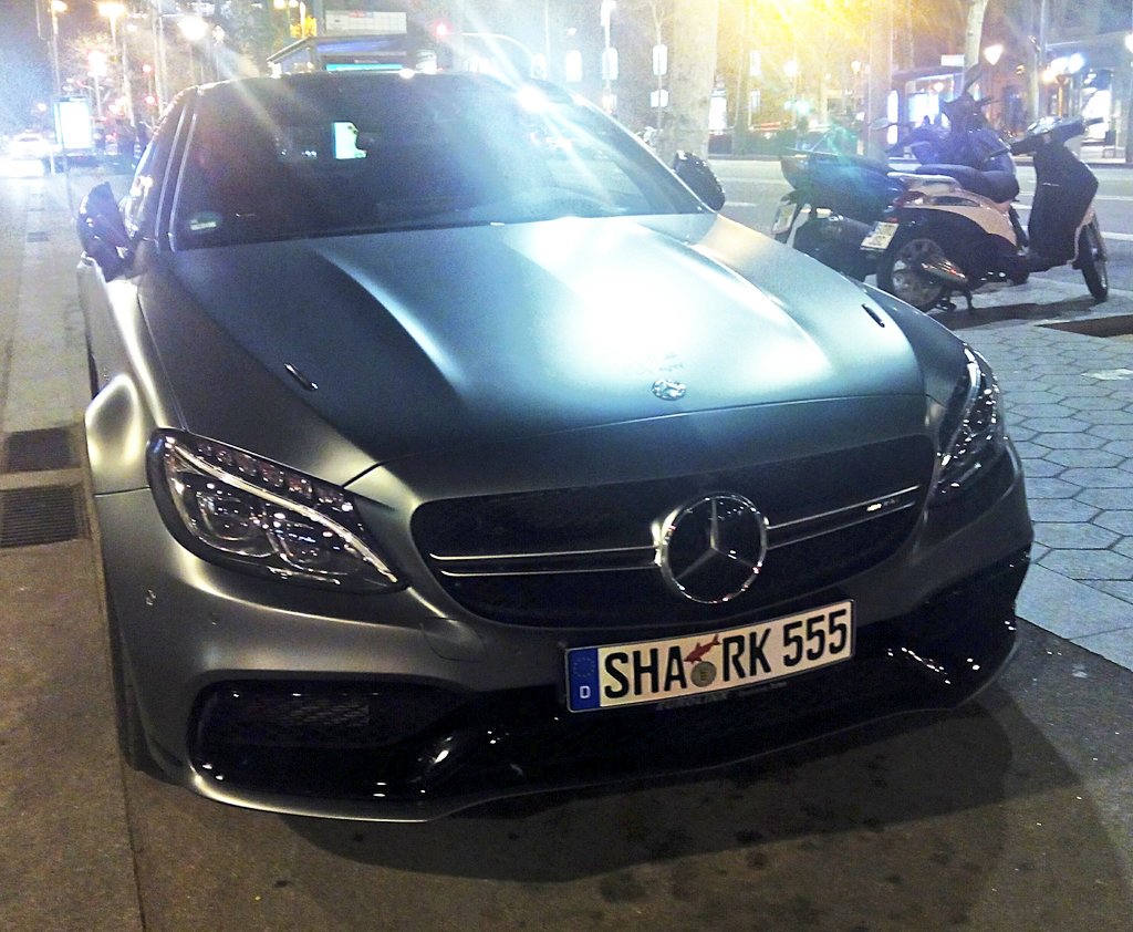 artbcn's tweet photo. #artbcnPICS • #SHARK • #MercedesBenz @AllCarsTweet @luxbucketlist @sixdigitsalary • #Barcelona #luxurycars https://t.co/sWHJLhBXQR