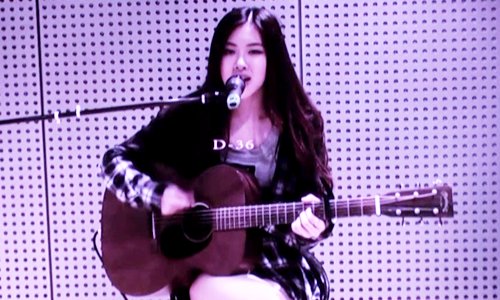 chaeyoungth's tweet image. ROSÉ WITH BLACK HAIR IS WHAT I LIVE FOR 👩🏻💋
#BLACKPINK #ROSÉ