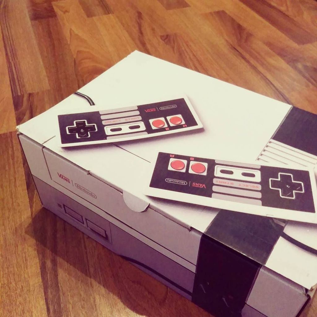 blogzoomlab's tweet photo. Neues Schuhwerk für die Dame... #vans #Nintendo #vansnintendo #gameover #Womf #womft #Klassiker … https://t.co/bCdkX8tQsy