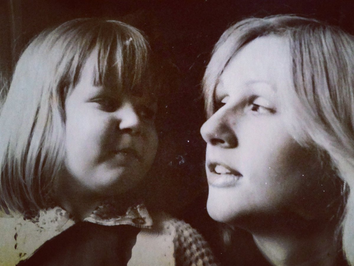 mellul352's tweet photo. Happy Mothers Day to the Mothership 💕
You haven't changed a bit 😙
Love you always xxx 
#mothersday #blonde #love @sheilaburrows https://t.co/5ZccbVXHiV