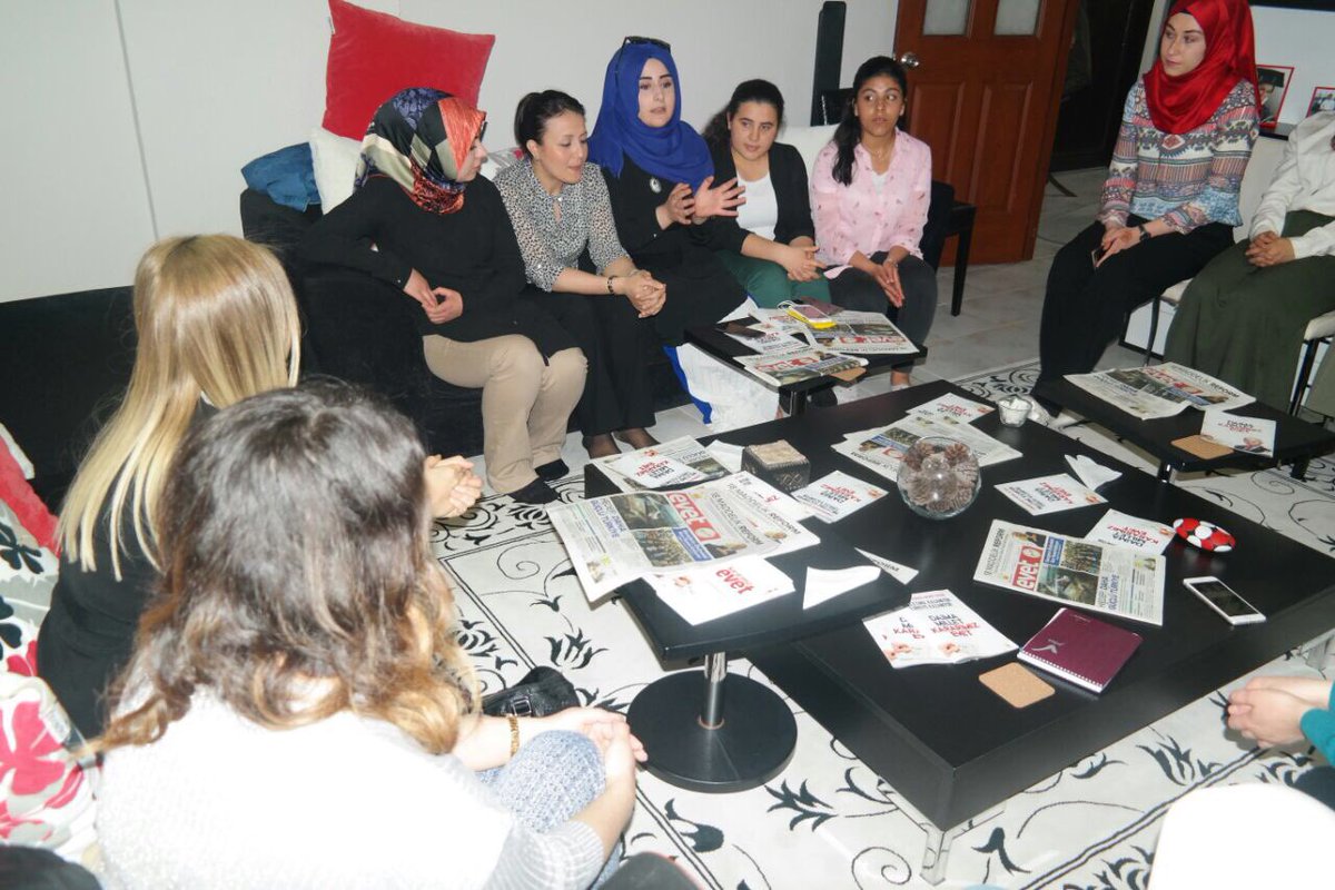 Manisada Üniak Hanım Komisyon Başkanımızın evine konuk olduk.