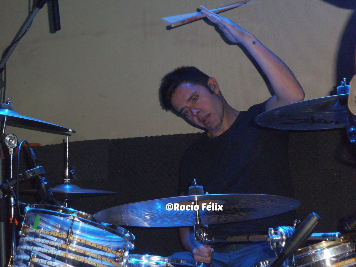 fans_polo's tweet photo. @polopignoise en @TheGreenIrish 
en el concierto de @Pignoise el pasado 24 de Marzo https://t.co/kpFJaD1IrE