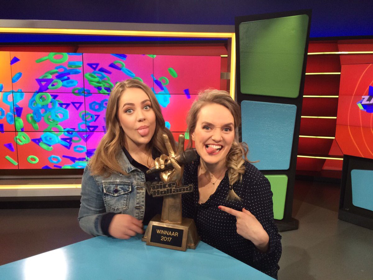 Vanavond ben ik te gast bij @zappweekjournaal jeeeej, super veel zin in!!❤ 18:30u <a href="/npozapp/">NPO Zapp</a> 💥