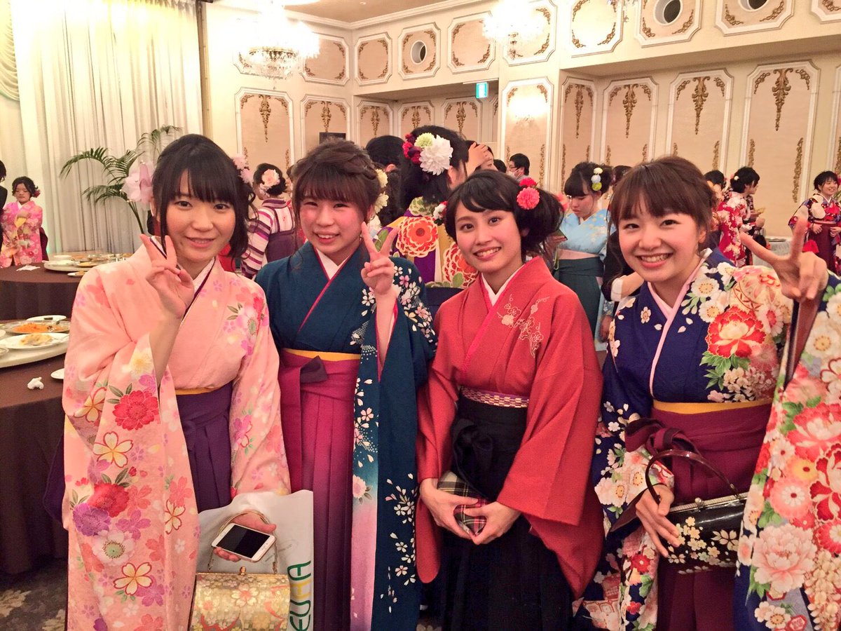 aimtf15's tweet photo. 卒業🌸
4年間かかわってくれた友達、先輩、後輩、先生…みんなのおかげで充実した大学生活を送ることができました💫
あっという間の4年間本当に楽しかった…みんなに会えてよかった☺️
社会人になって辛いことがあっても、この思い出を支えに頑張ります！
ありがとうございました🍀 https://t.co/5RKhbfC8RY