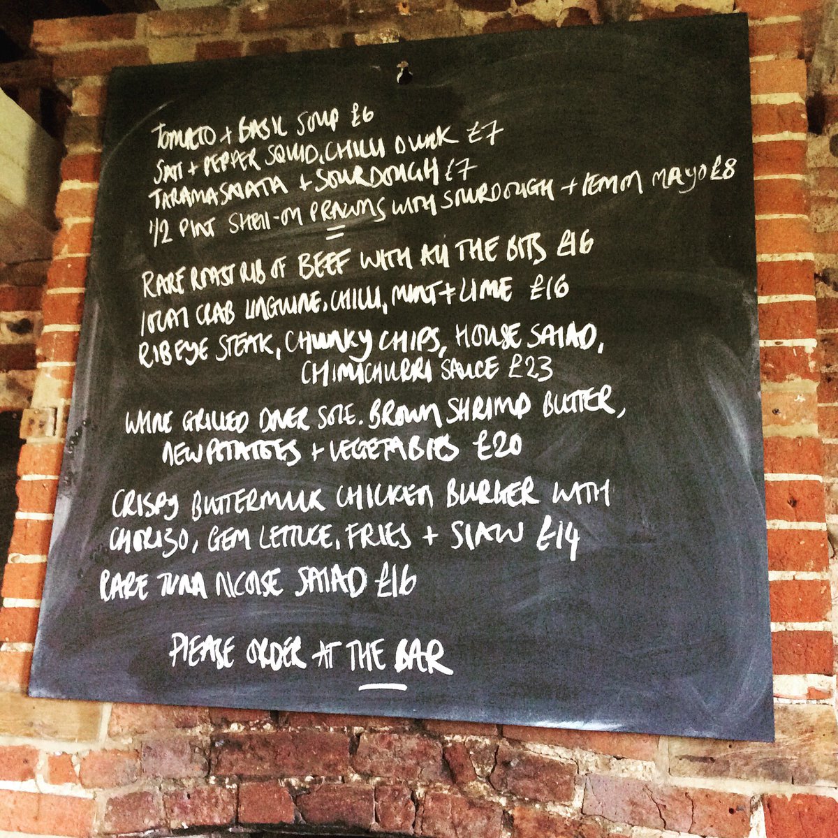 SalthouseDunCow's tweet photo. Mother day specials #mum #norfolk #pubs #sunshine https://t.co/KIj4Degkdf