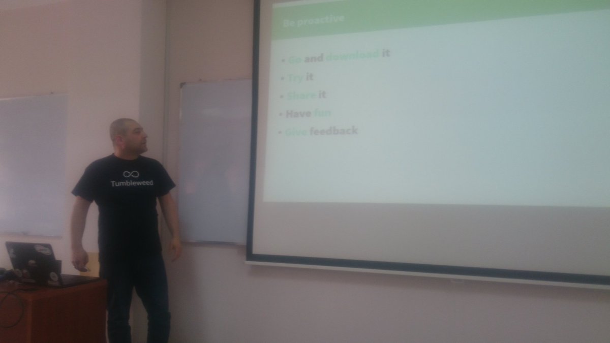 jonatoni's tweet photo. .@shekeriev One of the most important things being part of a Linux community is: having fun! #LinuxWeekend17 https://t.co/65DHCmg5j3