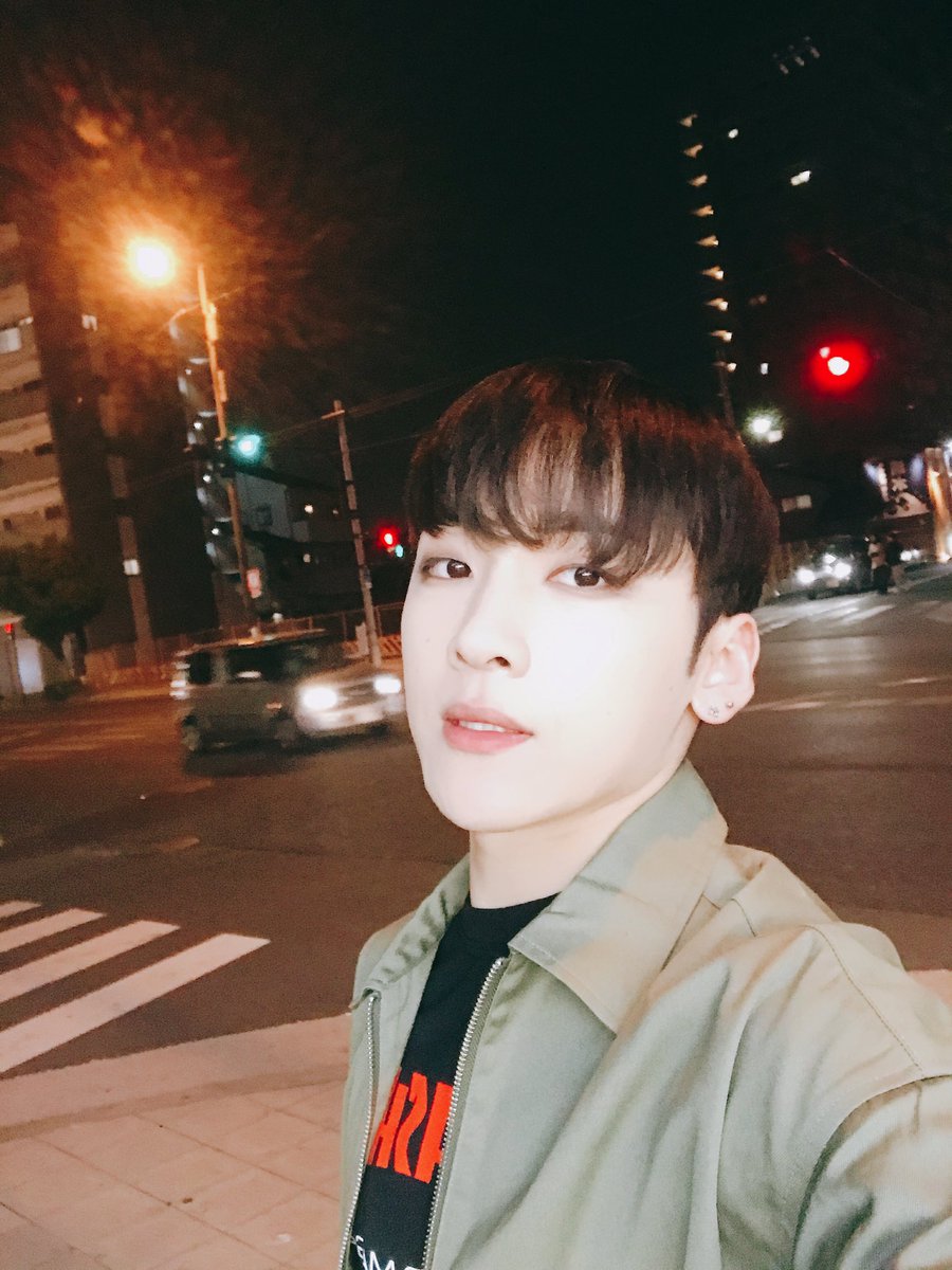 officialmap6's tweet photo. [#MAP6 #맵식스 #MINHYUK #민혁] 남은 주말 잘 보내구 내일도 화이팅 합시다! #맵시 오늘도 보고싶당💕 https://t.co/gLhi2hFPLR