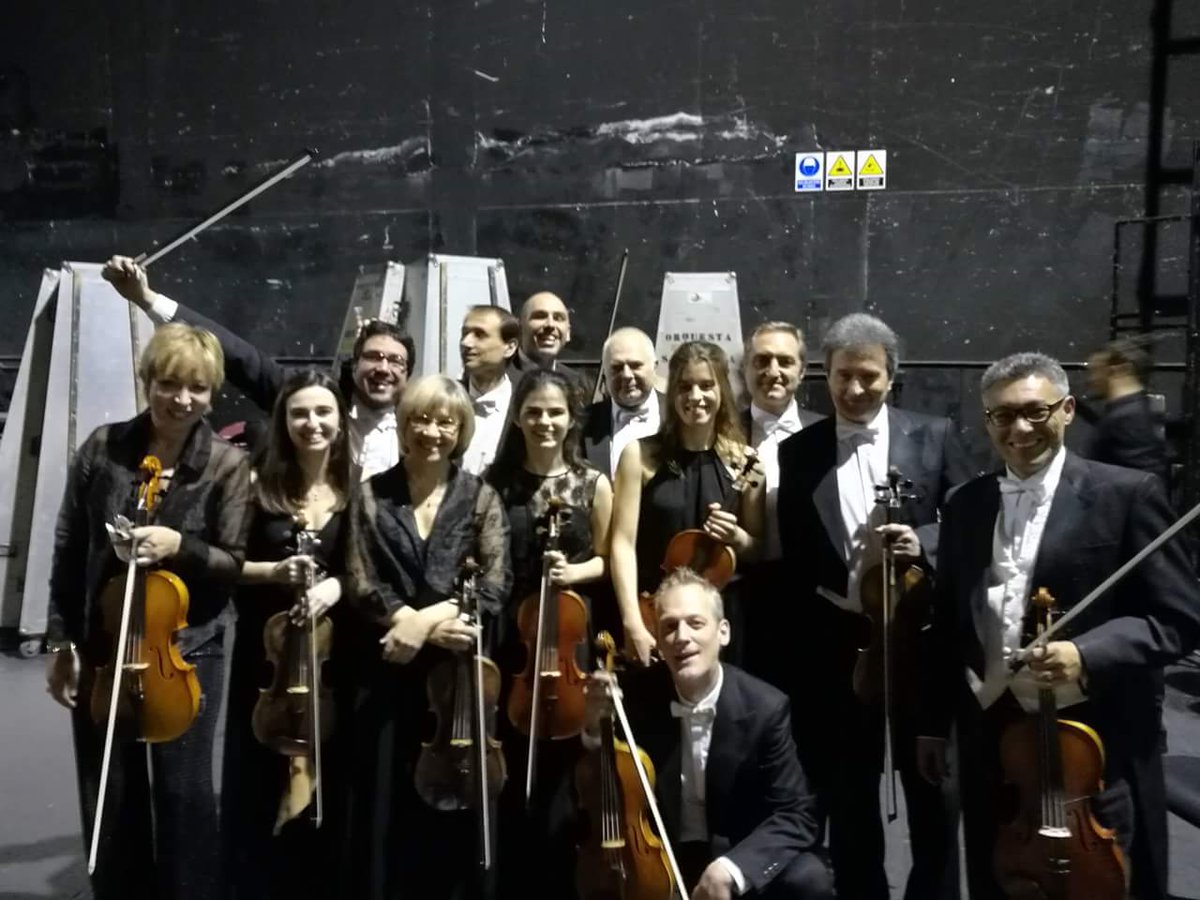 iria_viola's tweet photo. Semana maravillosa con la @OSGgalicia bajo la batuta del maestro López Cobos. Gracias por esta inolvidable experiencia. #strauss #alpina https://t.co/BKpARCf069