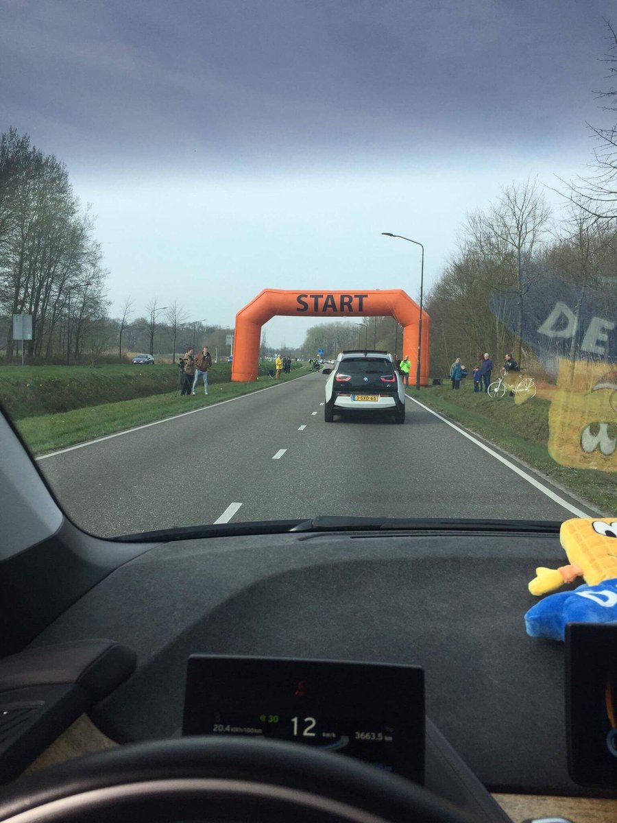 TeslaClubBE's tweet photo. Ditto Clouseau 'Daar gaat ze' ! Go #EV ! #eParade #eParade2017 ( Photos credit @DelyWafels ) https://t.co/6ff0Xz1hxZ