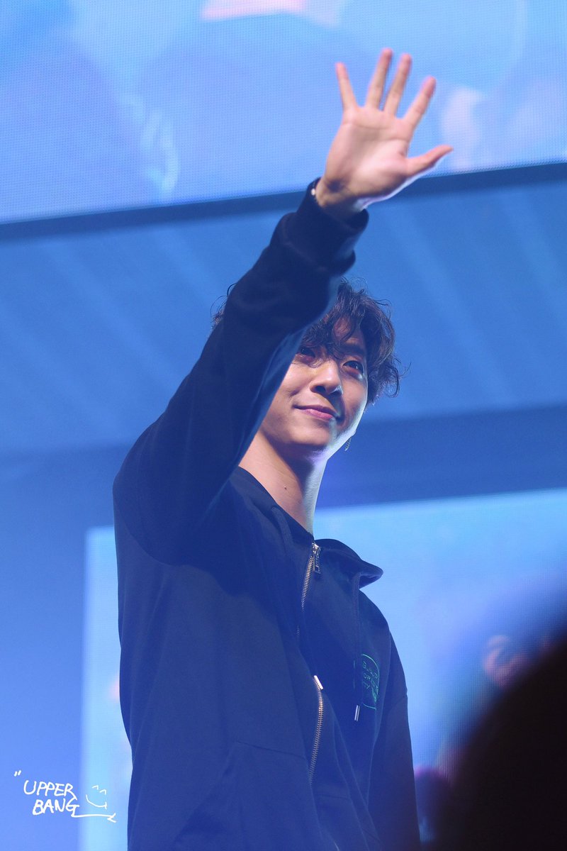 UPPERBANG's tweet photo. 170326 #BAP #방용국@BAP_Bangyongguk 3일동안 진짜 수고많았어요😊💕 늘 고맙고 존경합니다 https://t.co/H4rTfNOXWb