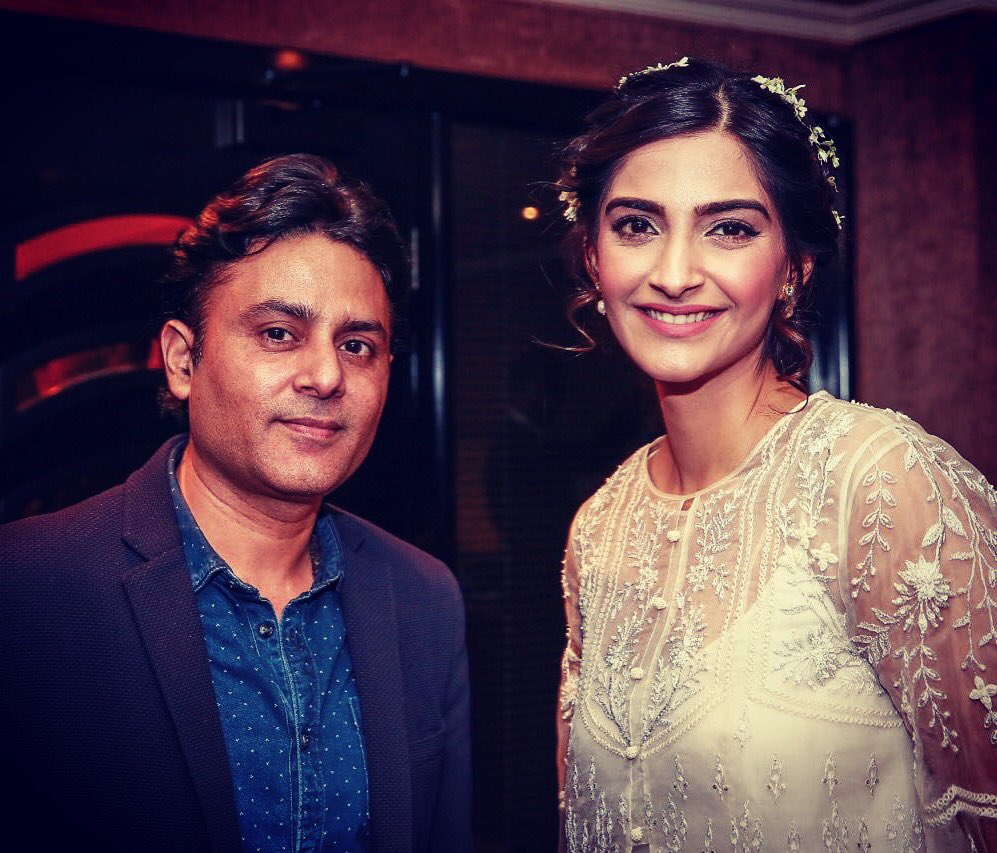KocharSundeep's tweet photo. #divalicious event in #londonπ¬π§
Met @sonamakapoor the #diva
#sterlingevents #sundeepkochar @Be.divalicious #MindSpa #Astrologer https://t.co/lCivhkElU6