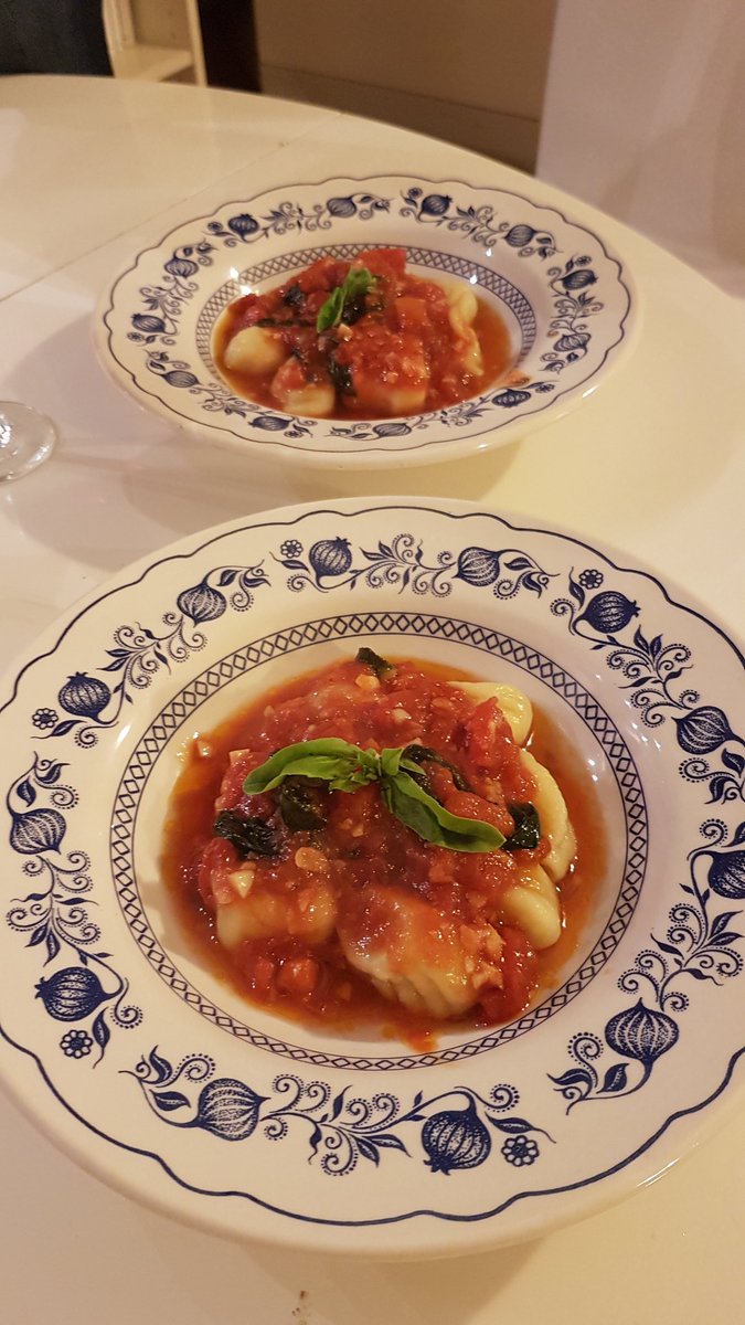 RiordanGrace's tweet photo. Cooked some amazing dishes in Tuscany under private tuition. Would highly recommend #cookingclass #italianfood https://t.co/idOfbvYZVN