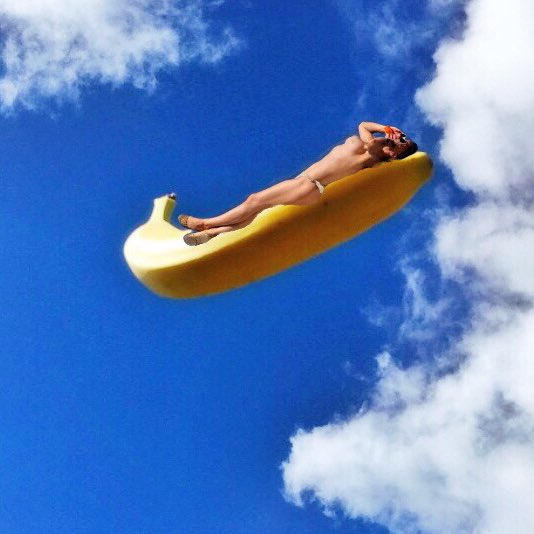 Nike Naike Nayked 😜🤣✔️💃🏻🍌 https://t.co/Z06nvKFb7X
