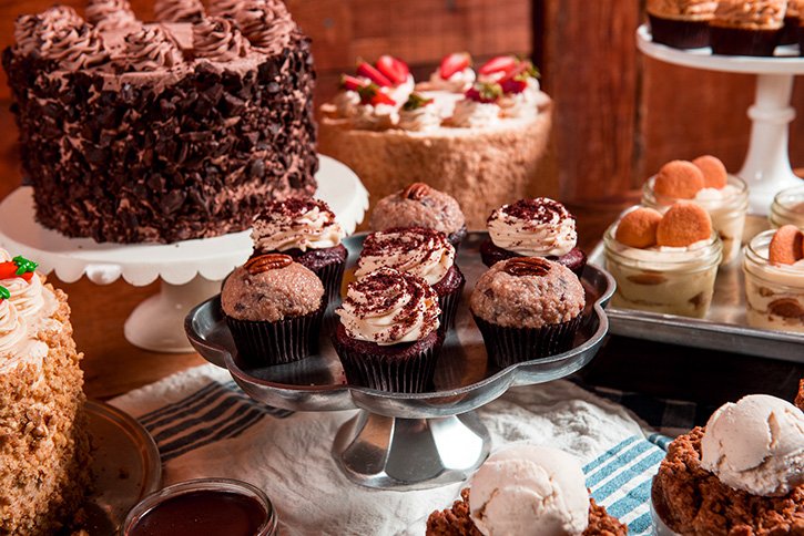 dineinbk's tweet photo. Keep your #friends close and your snacks closer. Stop in for some #tasty treats during #dineinbk #cupcakes https://t.co/BuFLSws4DO https://t.co/By9wvslAkR