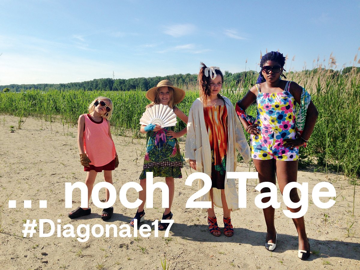 Diagonale_at's tweet photo. Der Countdown läuft #Diagonale17
Still: BILDUNGÜBERALLES von Carola Dertnig https://t.co/xLChQZtzUb https://t.co/RMqKCPxmQE