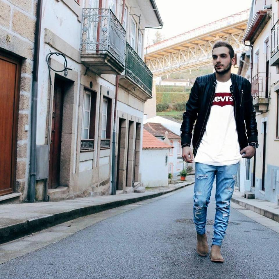levis_pt's tweet photo. Não deixes que o mau tempo atrapalhe os teus planos.  Aproveita o teu domingo! #LiveinLevis https://t.co/luk2m1QM1r