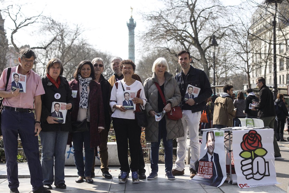 mdelmestre's tweet image. Les camarades du @PSParis11e à Bastille pour @benoithamon #Hamon2017 @ParisAvecHamon