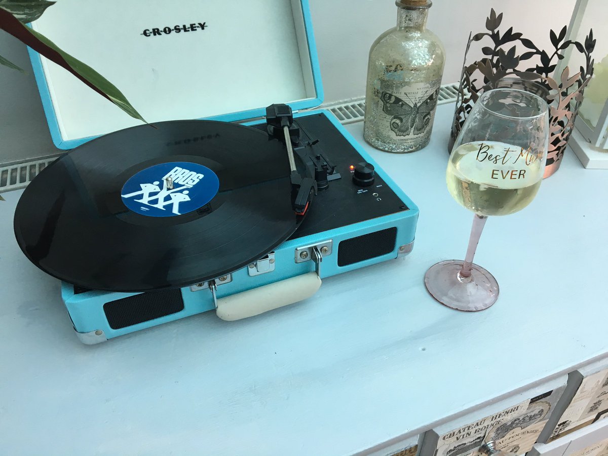 michellemint's tweet photo. @mattgoss @LukeGoss happiness is.... https://t.co/sNFHY5yF3R