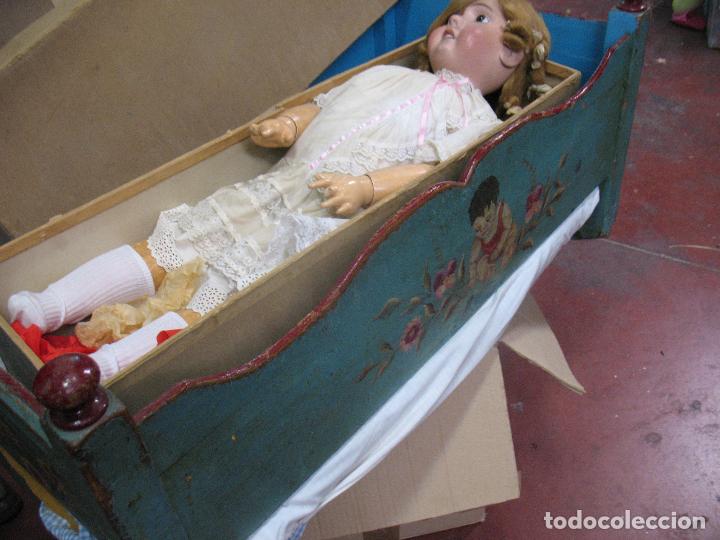 TODOCOLECCION's tweet photo. Muñeca de porcelana francesa de Limoges con los ojos de cristal. Muy adorable y abrazable.
https://t.co/c9RGKGn7G3 https://t.co/Vjju9p2lIM