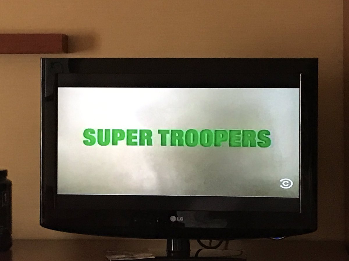 SFarrellyPro's tweet photo. This day just got even better. @SuperTroopers @ComedyCentral #Iamallthatisman https://t.co/qe6dnUplKw