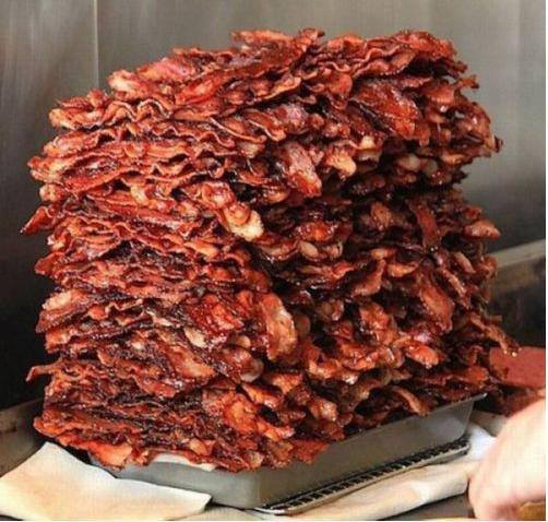 gigirules7's tweet photo. #IHaveBeenThinkingAnd can you ever have too much bacon? https://t.co/kSTVV1AS34