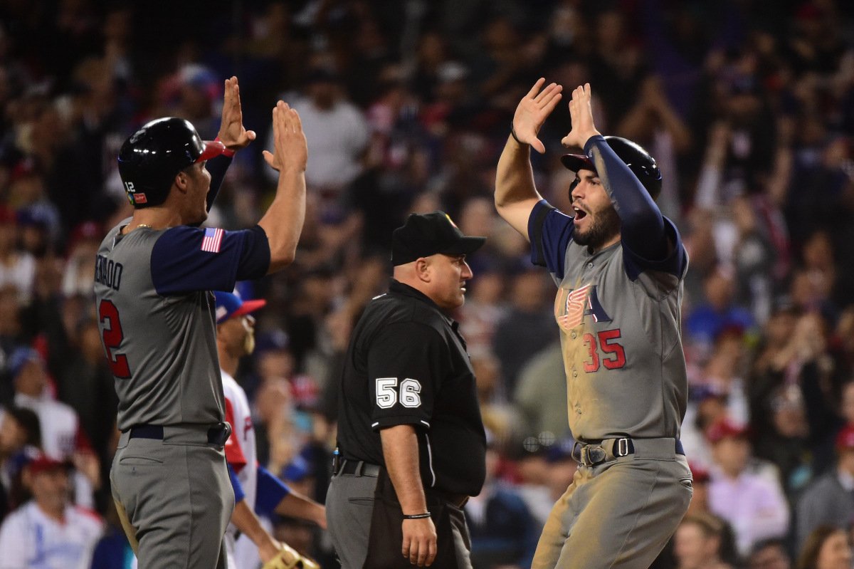 U.S. blanks Puerto Rico 8-0 to win first World Baseball Classic title
crwd.fr/2mDJFW9