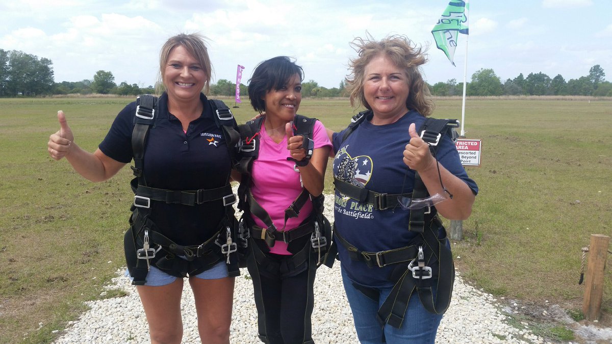merj's tweet photo. Women with a strong passion for helping our #veterans preparing to #skydive during yesterday's #ccp911project #jump4thevets #Florida #bold https://t.co/1vkKKhZJgn