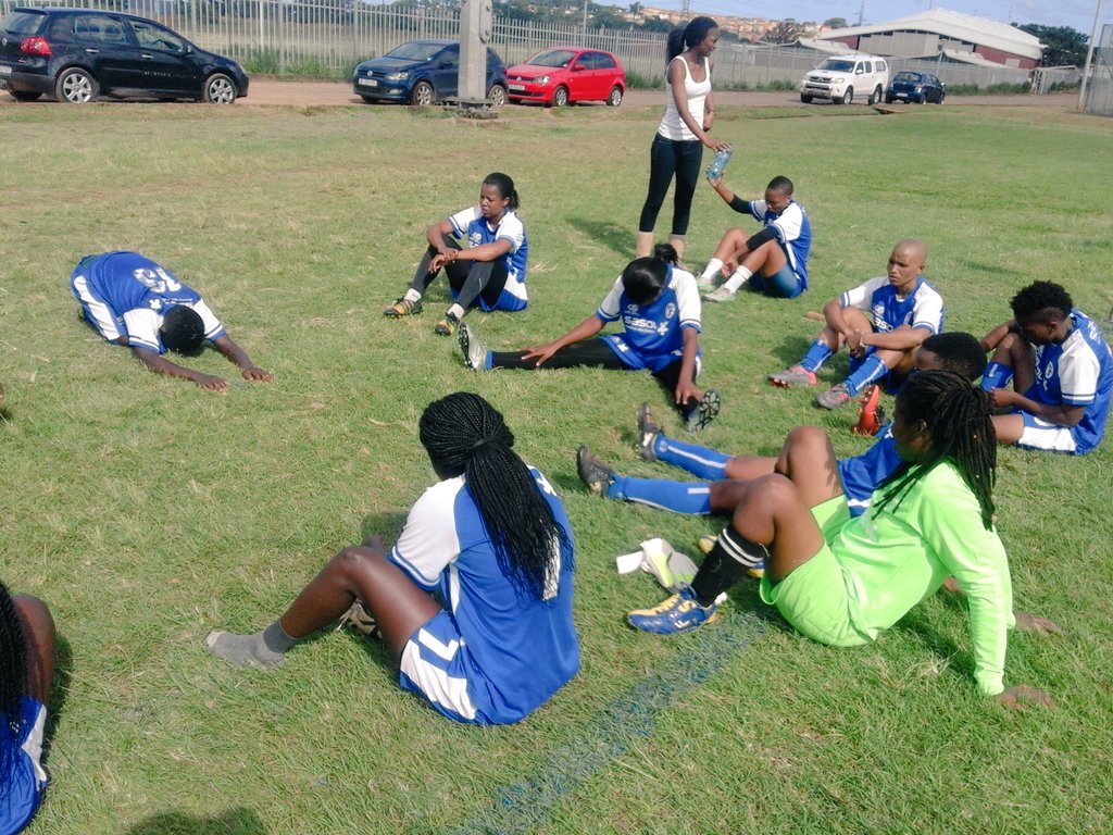 durbanladies's tweet photo. Half time score: Durban Ladies FC 1- 2 Snandi FC.
#DbnLadiesFC https://t.co/dBLaqFYO4S