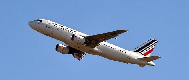 IndiesNews's tweet photo. Air France annule ses vols en direction de la #Guyane, aujourd'hui et demain. #WIN973 https://t.co/SnFQ0E6VXT https://t.co/izuCKs1gmr