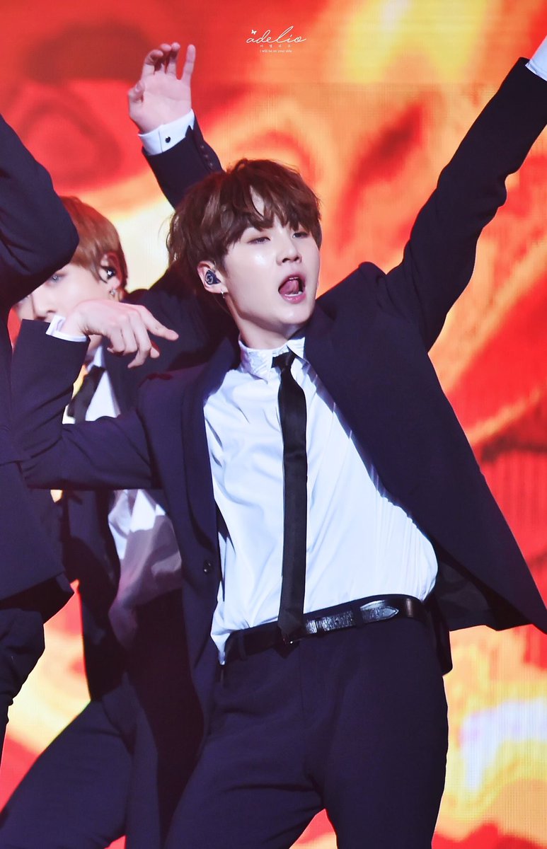 170119
#슈가 
#민윤기 
#방탄소년단