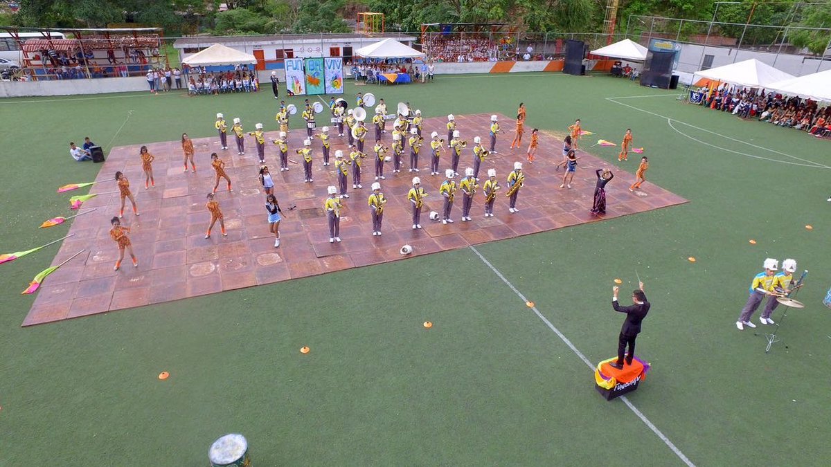 funbaviv's tweet photo. Ayer resultamos Campeones por 2 vez del concurso estadal de bandas Show San Josecito 2017 #MarchingBand #BandasDeMarchaPorLaPaz #IdealMusic https://t.co/ogiwqb4A5Y