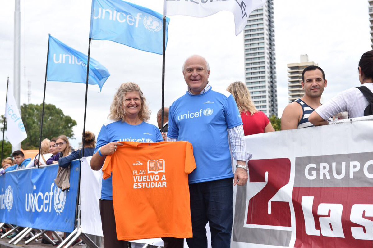 MiguelLifschitz's tweet photo. Nos sumamos con el #VuelvoaEstudiar a la #CarreraUNICEF por la educación, porque terminar la secundaria es un derecho de todos! https://t.co/zednHkcu7V